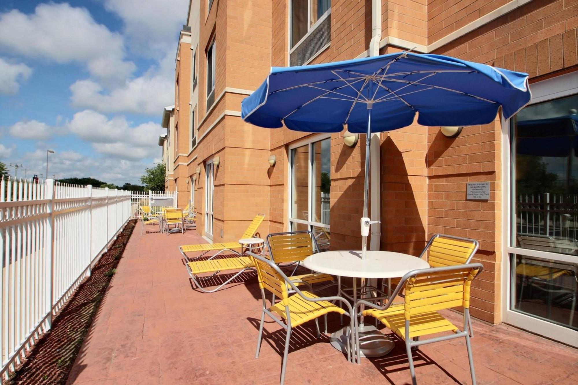 Fairfield Inn & Suites By Marriott Milwaukee Airport Oak Creek Zewnętrze zdjęcie